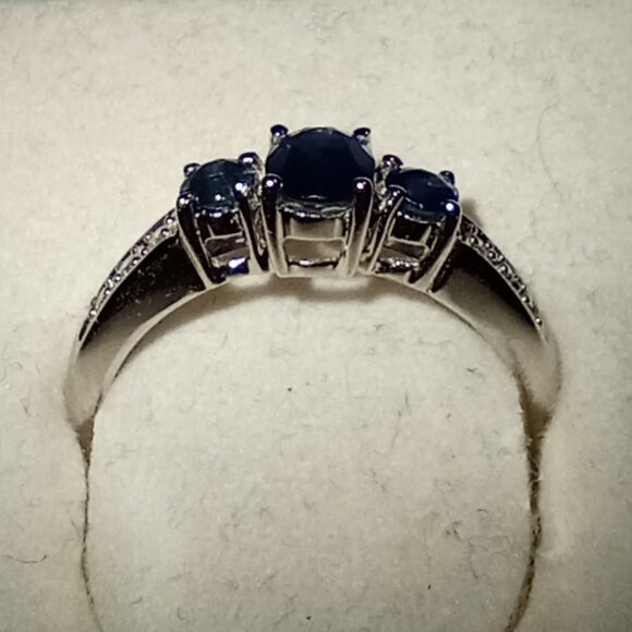 CHRISTMAS SPECIAL! Vibrant 14Kt White Gold Sapphire & Diamond Ring - Picture 3 of 5